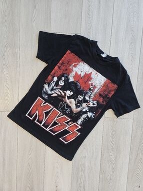 2013 Kiss Invades Canada Tour Band Graphic T-Shirt Canadian Flag, Med